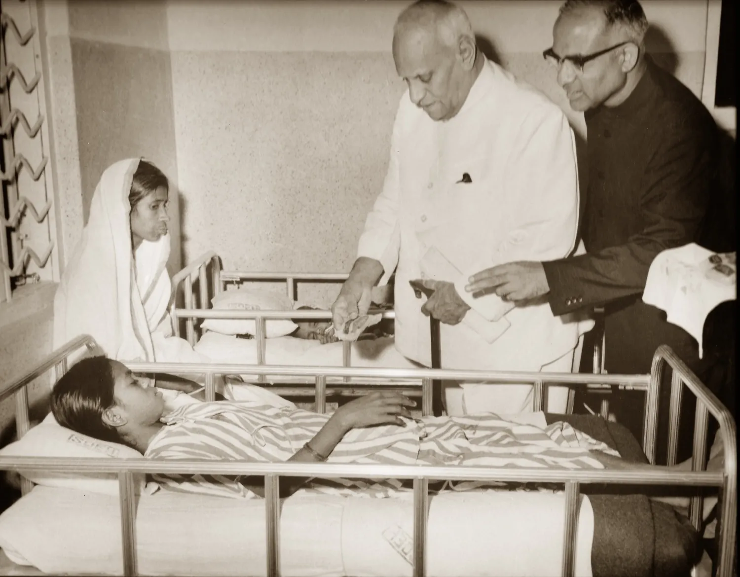 President V. V. Giri inaugurating the pediatric ward at Sarojini Devi Eye Hospital, Hyderabad, with Dr. P. Siva Reddy, the hospital's founding superintendent